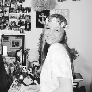 Meet your Posher, Claire